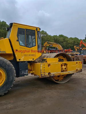 Rolante rodoviário Bomag BW-217D usado com 30% de capacidade de classificação em boas condições