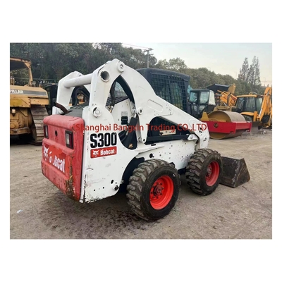 Horário de trabalho reduzido S300 Bobcat Carregador de direção de patinação em ótimas condições para inspeção