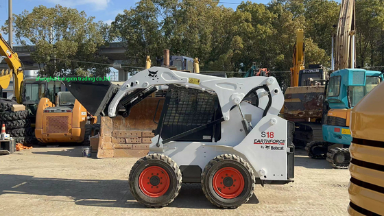 Bobcat S18 Skid Steer Loader com motor Kubota acessível e durável