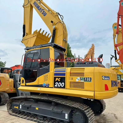 Excavadora com cilindro hidráulico original Komatsu PC200 em excelente estado.