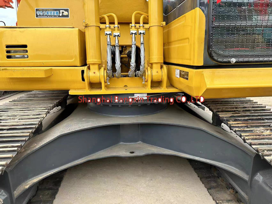 Excavadora com cilindro hidráulico original Komatsu PC200 em excelente estado.