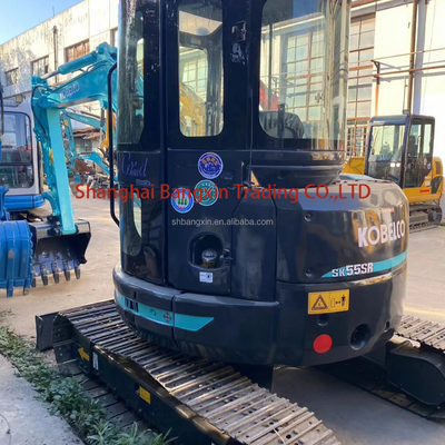 Excavadora mini Kobelco SK55 usada com certificação EPA/CE e peso operacional de 5 toneladas