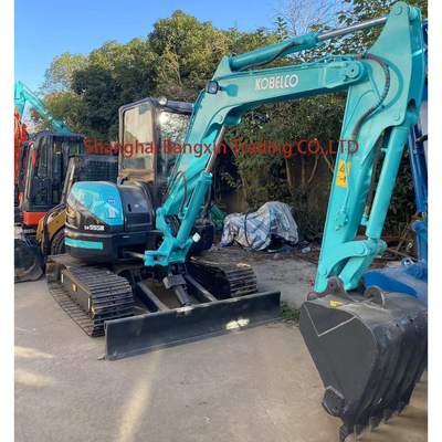 Excavadora mini Kobelco SK55 usada com certificação EPA/CE e peso operacional de 5 toneladas