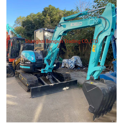 Excavadora mini Kobelco SK55 usada com certificação EPA/CE e peso operacional de 5 toneladas