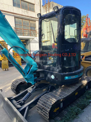 Excavadora mini Kobelco SK55 usada com certificação EPA/CE e peso operacional de 5 toneladas