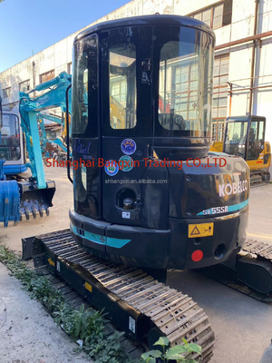 Excavadora mini Kobelco SK55 usada com certificação EPA/CE e peso operacional de 5 toneladas