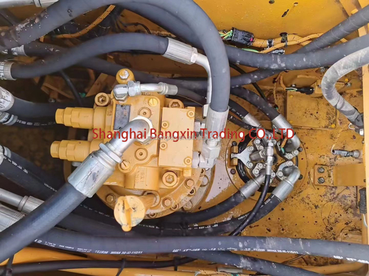 Sim, inspecionamos uma mini escavadeira CAT 323 de 20 toneladas e com 700 horas de trabalho.