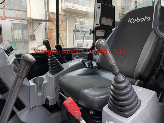 Excavadora Kubato KX163 com capacidade de 0.25 baldes