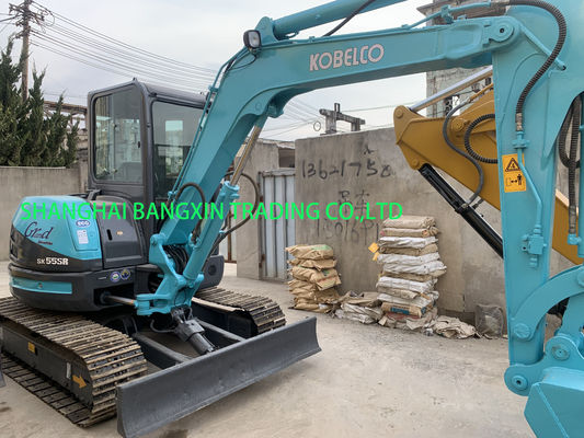 boa condição Kobelco SK55SR mini escavadeira forte potência e estabilidade hidráulica