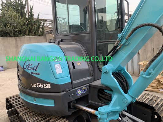 boa condição Kobelco SK55SR mini escavadeira forte potência e estabilidade hidráulica