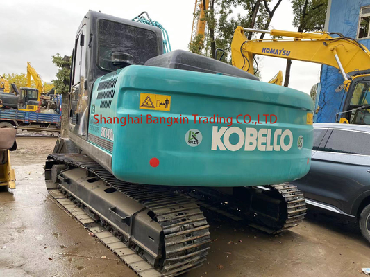 Procuramos uma escavadeira em bom estado. Vejam a nossa máquina Kobelco SK140 usada.
