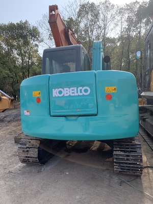 Excavadora Kobelco SK75 usada e em boas condições ideal para construção de engenharia