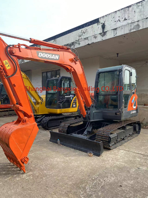 Excavadora usada Doosan DX60 Doosan na Coreia com forte potência e estabilidade hidráulica