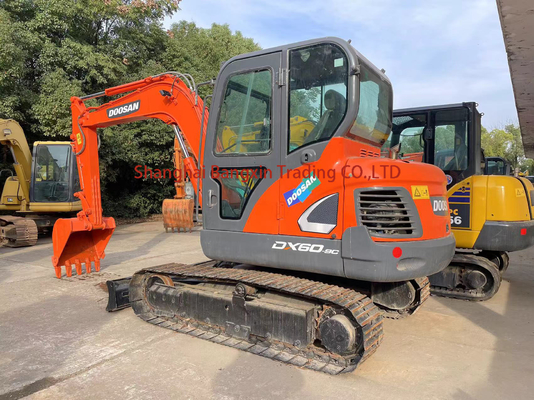 Excavadora de gatos usados Doosan DX60 para suas necessidades de construção
