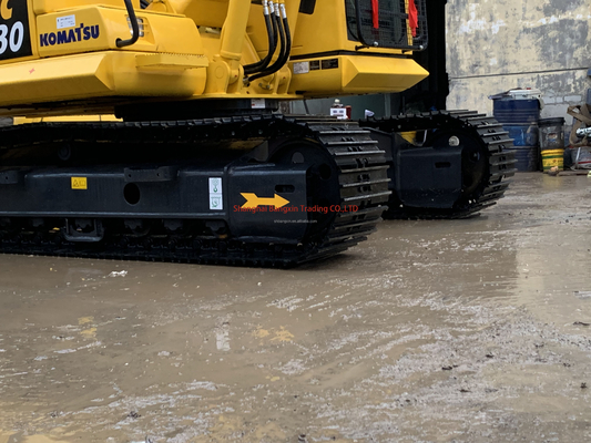Excavadora Komatsu PC130 usada com motor original e acessível