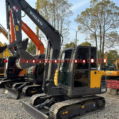 Pequena máquina mini-excavadora VOLVO EC60D com grande potência e estabilidade hidráulica