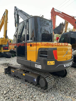 Mini escavadeira VOLVO EC60D de segunda mão com válvula hidráulica original e motor ISUZU