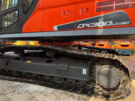 Excavadora usada Doosan DX300LC-9C com certificação EPA/CE e peso de 30000 kg