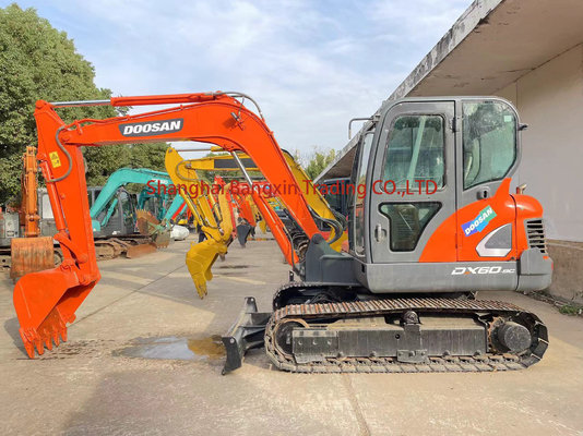 Doosan DX60 Mini Excavator em bom estado com bomba hidráulica original melhor em Xangai
