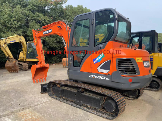 Doosan DX60 Mini Excavator em bom estado com bomba hidráulica original melhor em Xangai