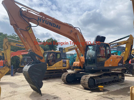 Excavadora usada Hyundai R220-9S com 1 e 22 TON de peso operacional em bom estado