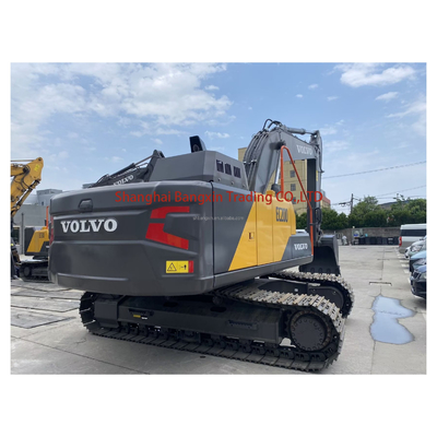 Excavadora de escavação usada Volvo EC200, com 20 toneladas de peso operacional e certificação EPA/CE