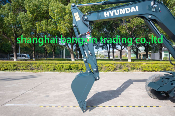Excavadora Hyundai HW60 usada e acessível com motor Cummins em boas condições