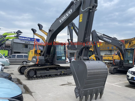 Excavadora de escavação usada Volvo EC200, com 20 toneladas de peso operacional e certificação EPA/CE