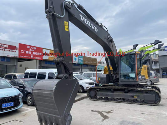 Excavadora de escavação usada Volvo EC200, com 20 toneladas de peso operacional e certificação EPA/CE