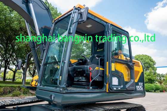 Excavadora Hyundai HX155L usada com 89 kW de potência em excelente estado