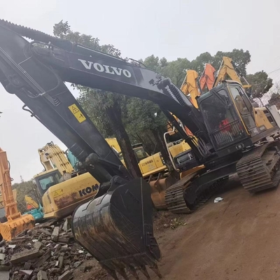 Excavadora Volvo EC210D usada com peso operacional de 21 toneladas e certificação EPA/CE